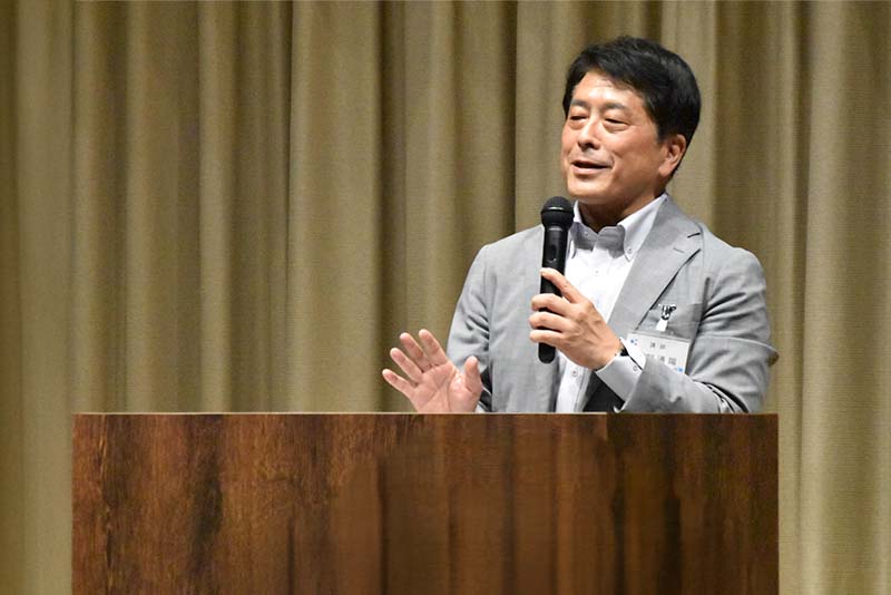 研修で登壇する研修講師